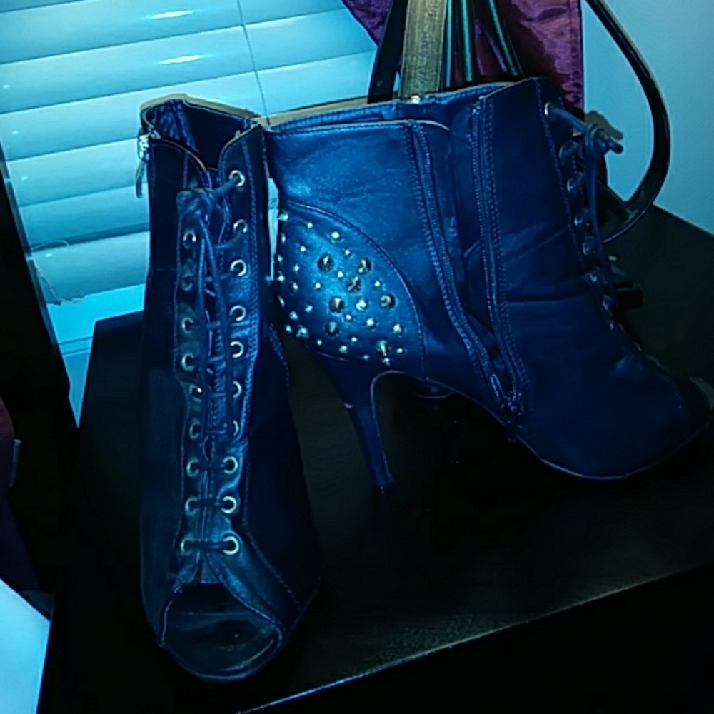 Boot heels